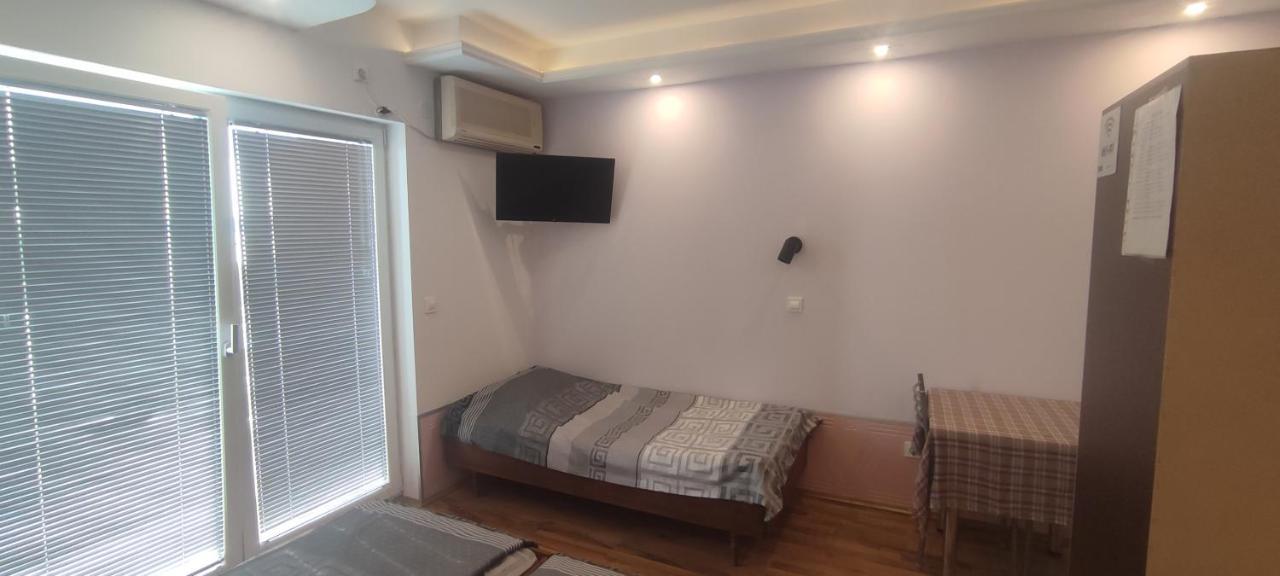 Apartments Vela - Pestani, โอครีด ภายนอก รูปภาพ